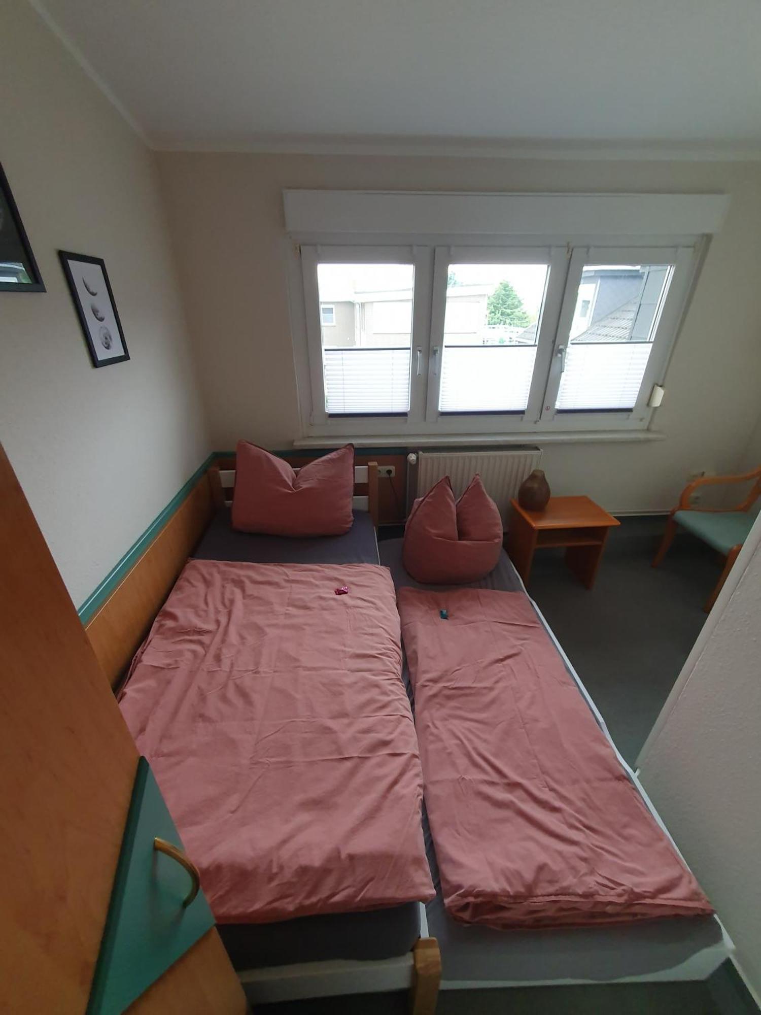Neumuehler Hof- Ferienwohnung "Thomas" 3 Zimmer,3 Baeder Mit Dusche, Kostenfreie Parkplaetze Vor Dem Haus Schwerin  Exterior photo